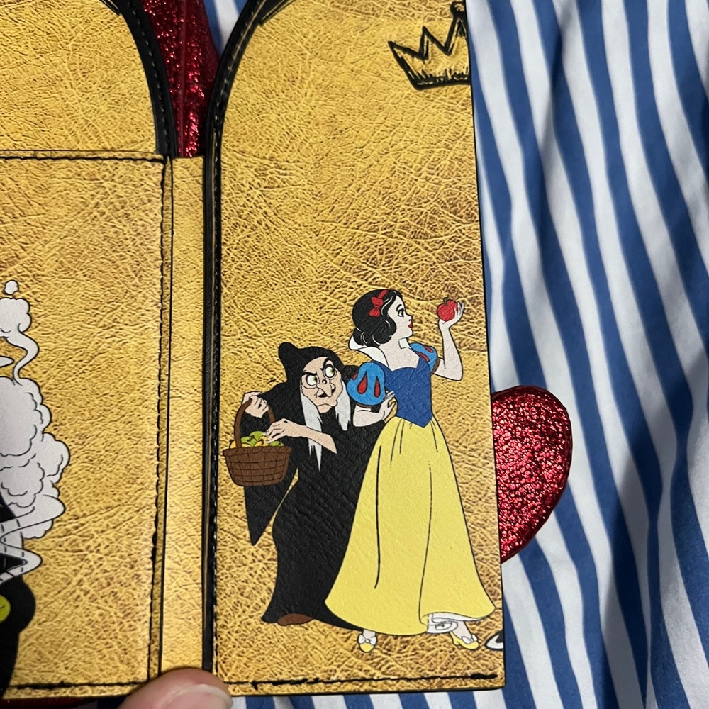 Nwot Danielle Nicole Snow White/Evil Queen Crossb… - image 7